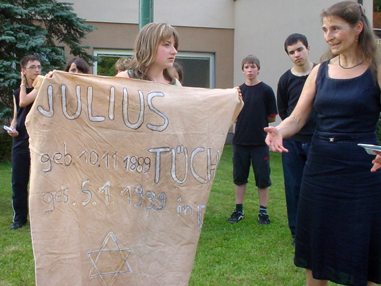 12_schuelerin-tuch-tuechler